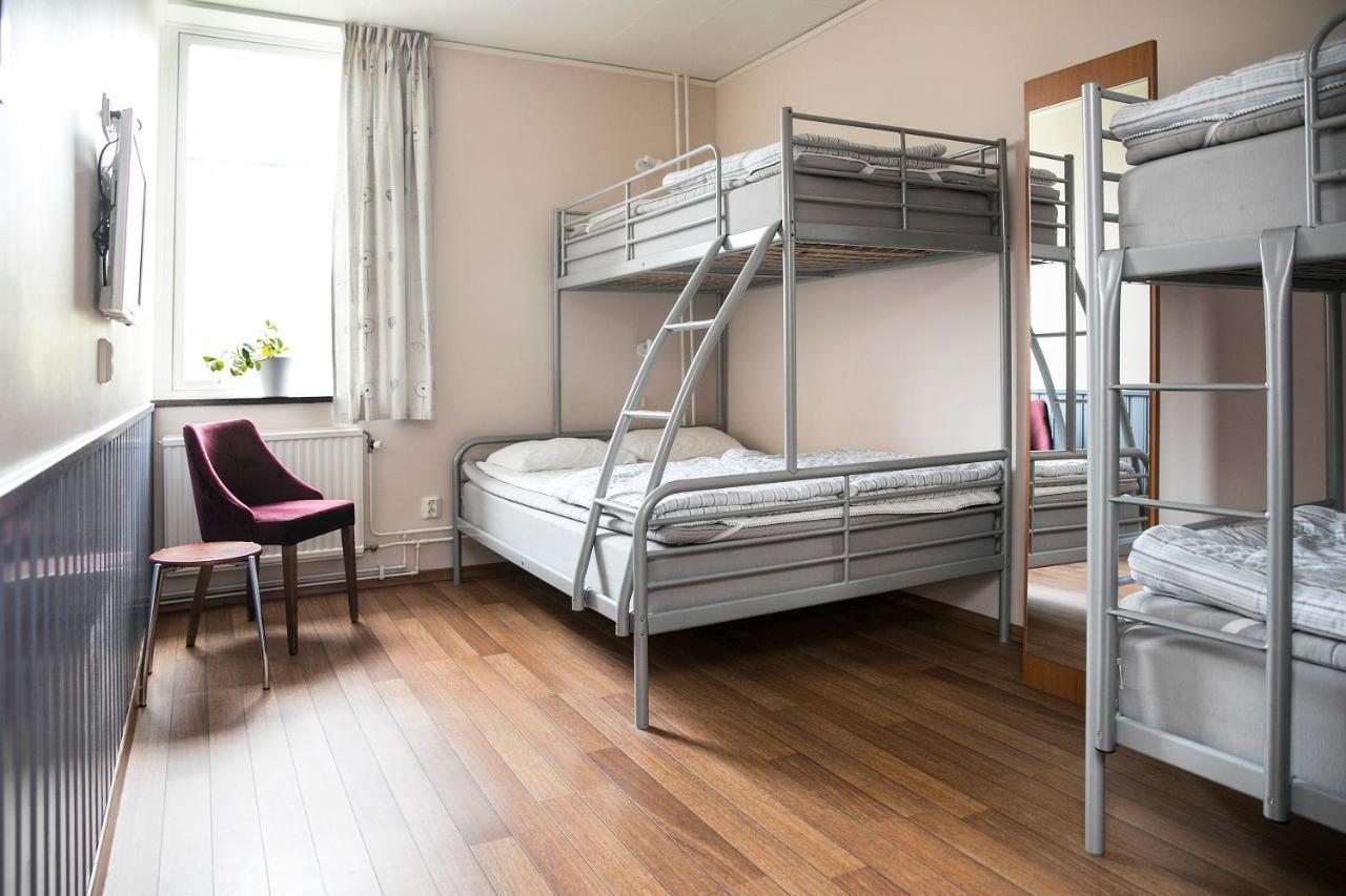 Familienzimmer mit Gemeinschaftsbad